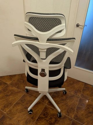 Silla de oficina ergonómica ajustable