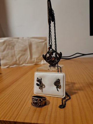 Conjunto Modernista: Anillo, Pendientes y Colgante