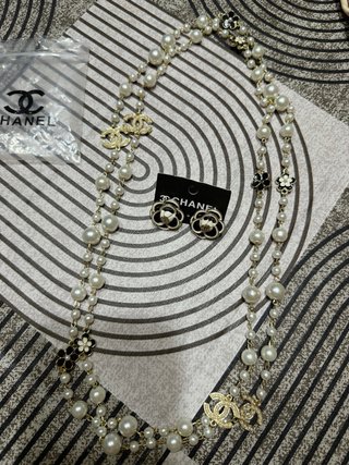 Parure collana e orecchini