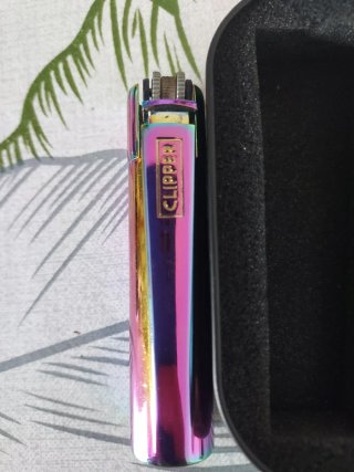 Encendedor Clipper Metal Icy Rainbow