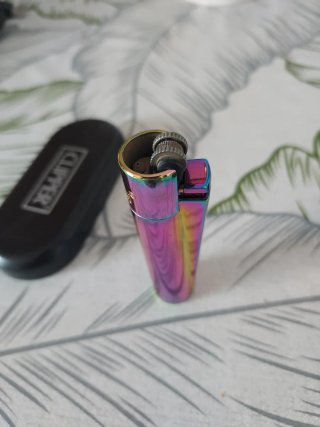 Encendedor Clipper Metal Icy Rainbow