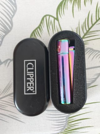 Encendedor Clipper Metal Icy Rainbow