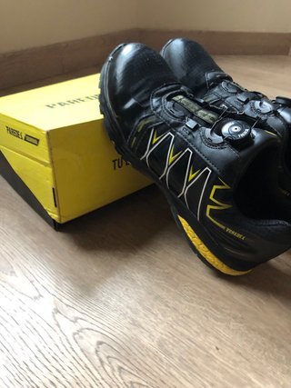 Zapatos de seguridad Paredes negros y amarillos