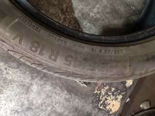 Neumáticos 235/45-18