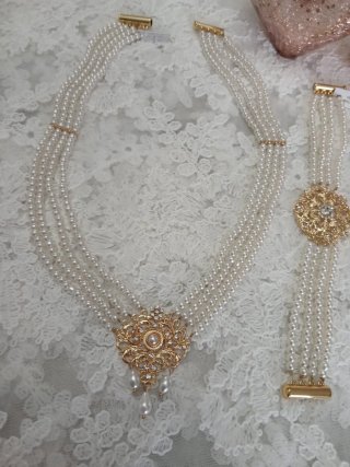 Conjunto fallera perlas de Mallorca a estrenar