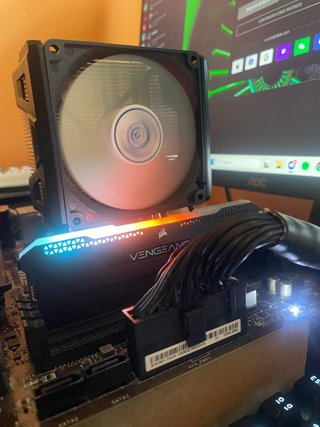 MEMORIA RAM CORSAIR VENGEANCE DDR4 16GB 3600MHz