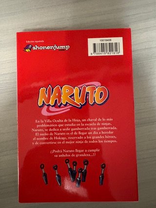 Dos libros de Naruto (cómic y guía de personajes)