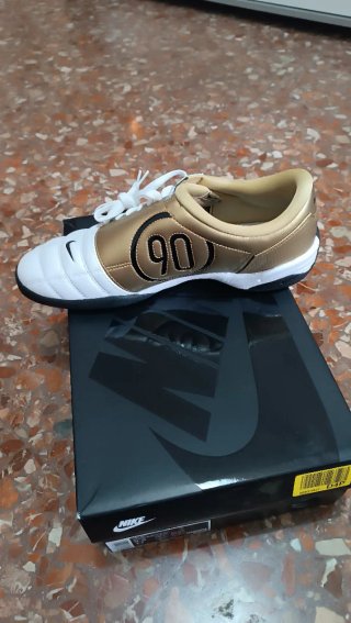 Zapatillas Nike Total 90 - Blancas y Doradas