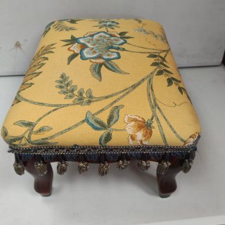Reposapiés antiguo estilo victoriano