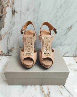 Sandalias Hoss Intropia Beige y Dorado