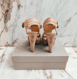 Sandalias Hoss Intropia Beige y Dorado