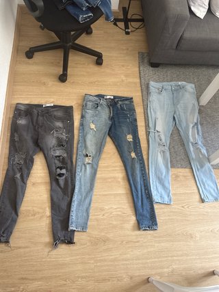 Pantalones vaqueros desgastados