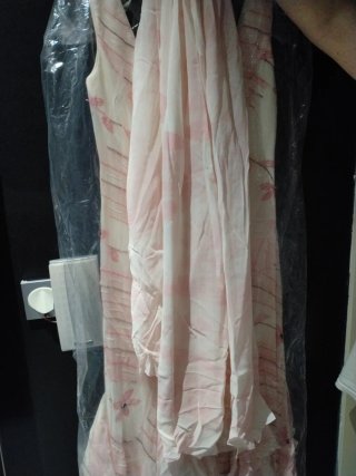 Vestido de fiesta invitada rosa y blanco