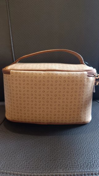 Neceser Guess Marrón y Dorado