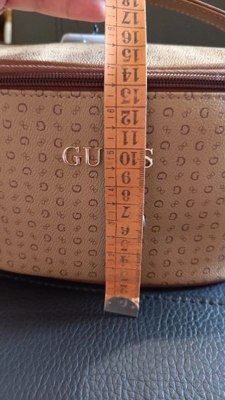 Neceser Guess Marrón y Dorado