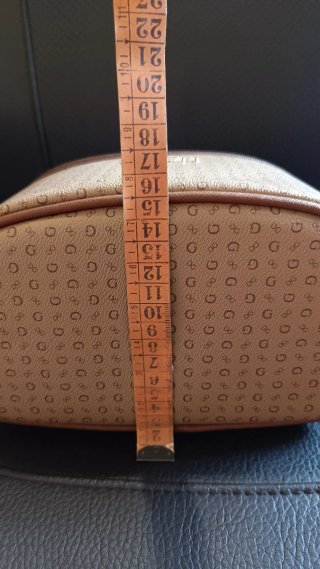 Neceser Guess Marrón y Dorado
