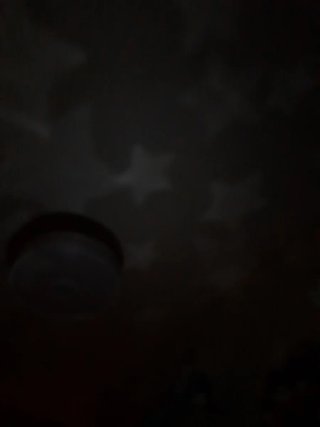 Móvil de cuna con luz, melodías y sonidos.