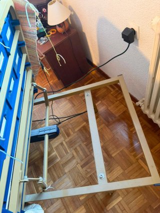 Cama articulada seminueva con colchón