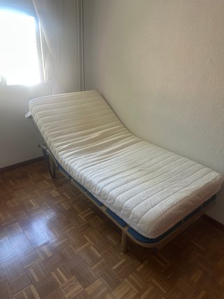 Cama articulada seminueva con colchón