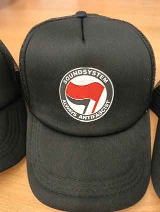 Gorra beisbolera  Soundsystem Always ... Negra