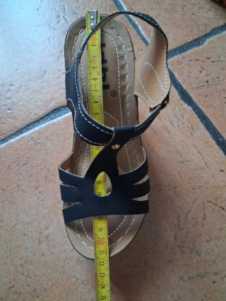 Sandalias de tacón DBL negras y marrones
