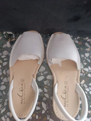 Abarcas MariChica Piel Blanca Talla 36,unisex.