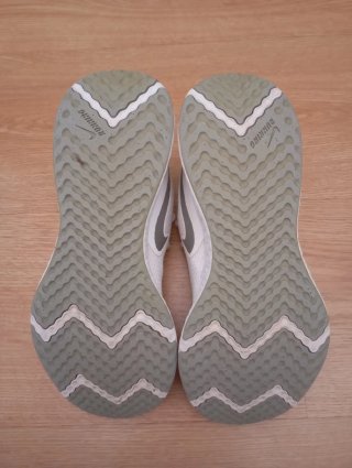 Nike Revolution 38