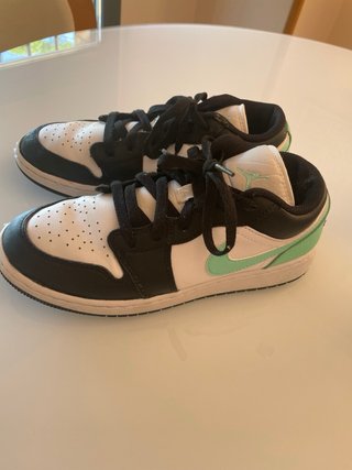 Zapatillas Nike Jordan Negras y Blancas