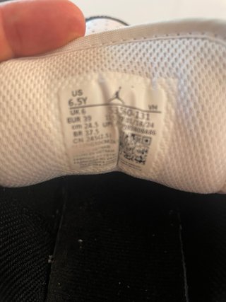 Zapatillas Nike Jordan Negras y Blancas