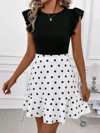 Vestido de lunares blanco y negro