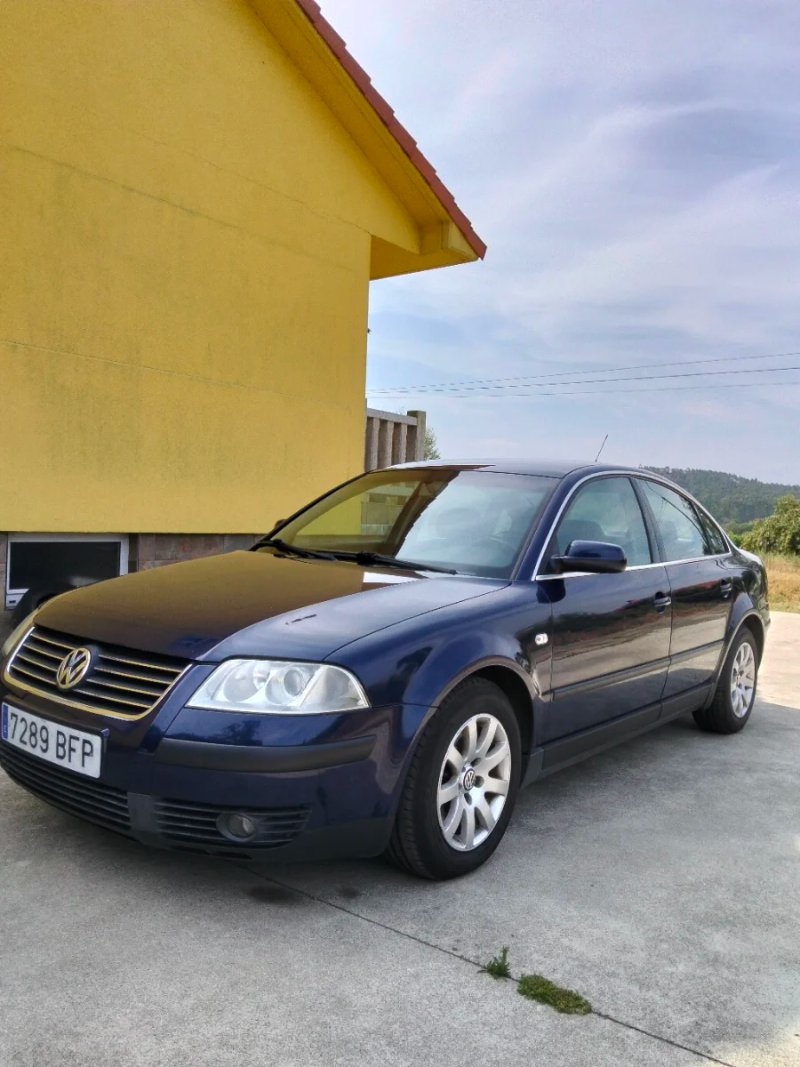 Volkswagen Passat 2004 - foto 1