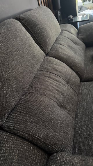 Sofá de 2 plazas gris y negro