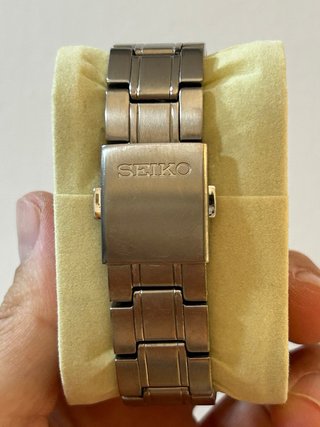 Reloj Seiko Titanio Zafiro 100M