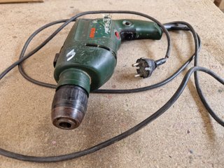 Taladro percutor Bosch PSB para reparar Funciona