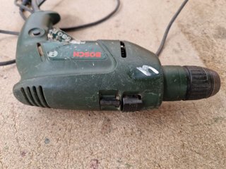Taladro percutor Bosch PSB para reparar Funciona
