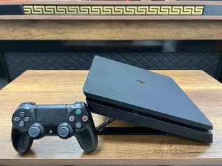 PS4 (PlayStation 4) Negra