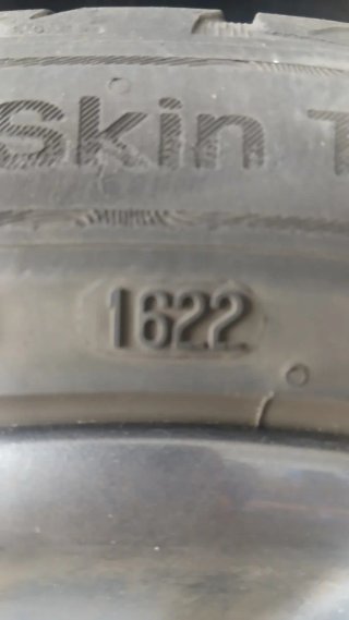 4 Neumáticos 225/45 R19 96Y