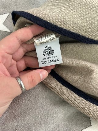 Jersey Lacoste Beige Talla L (de niños)