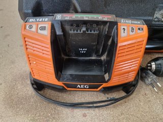 Taladro percutor AEG BSB18C3 18V con batería