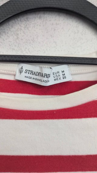 Camiseta rayas rojas y blancas Stradivarius