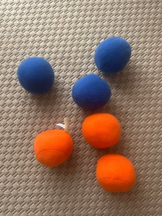 Juego Monster Tag: 6 pelotas y 2 chalecos