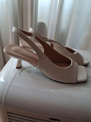 Sandalias tacón color marfil
