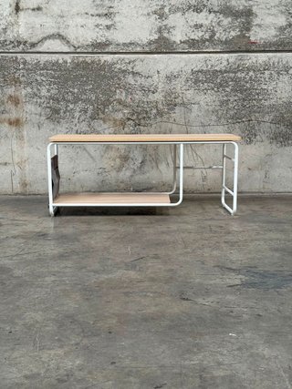 Mueble TV Yamina de melamina y acero con acabado pintado blanco 110 x 46 cm
