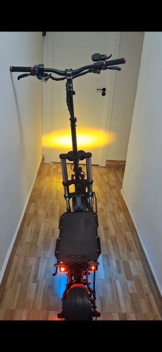 Patinete Eléctrico con Luces LED