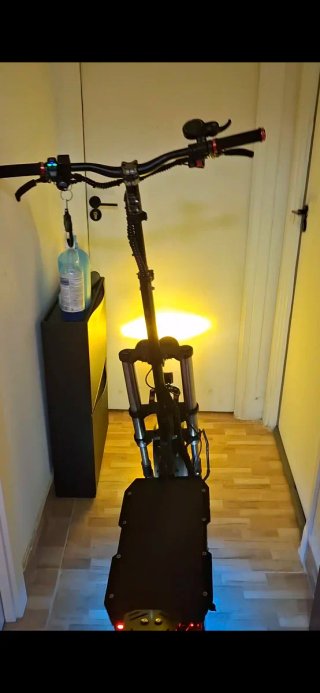 Patinete Eléctrico con Luces LED