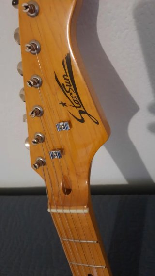 Chitarra elettrica Starsun nera