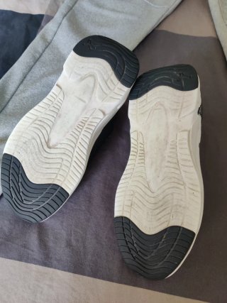 Conjunto Zapatillas Puma y Pantalón