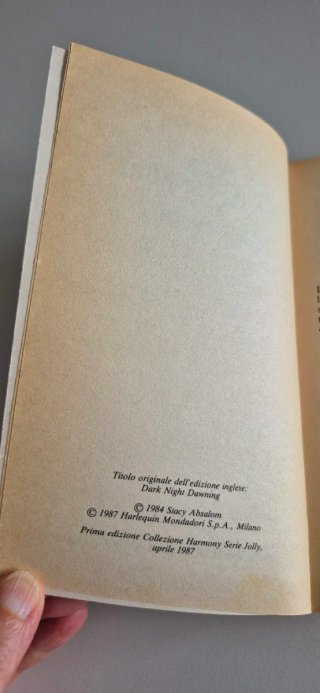 Libro "Luce tra le tenebre"
