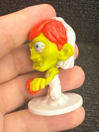 Boneca zumbi noiva