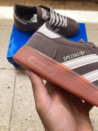 Handball Spezial Earth Strata Gum